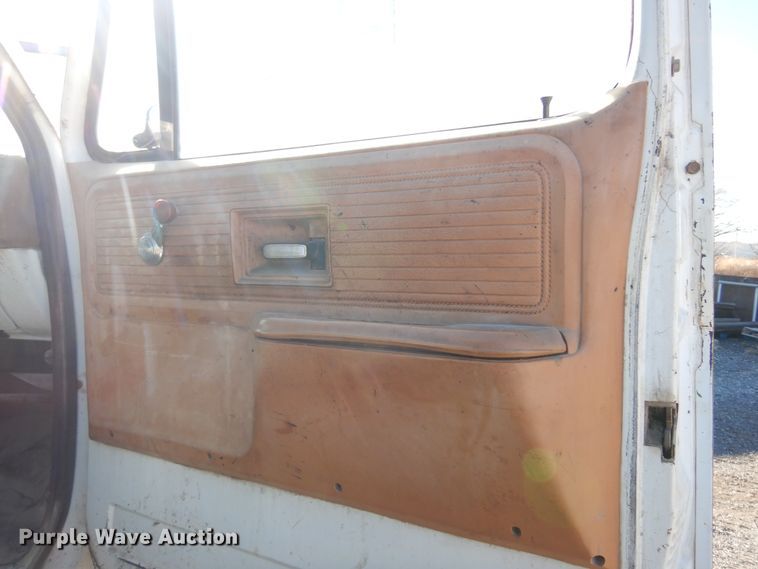 image for item JJ9705 1980 GMC 7000  oil distributor truck