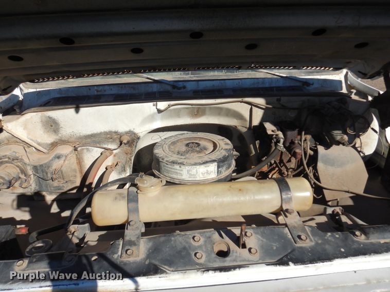 image for item JJ9705 1980 GMC 7000  oil distributor truck