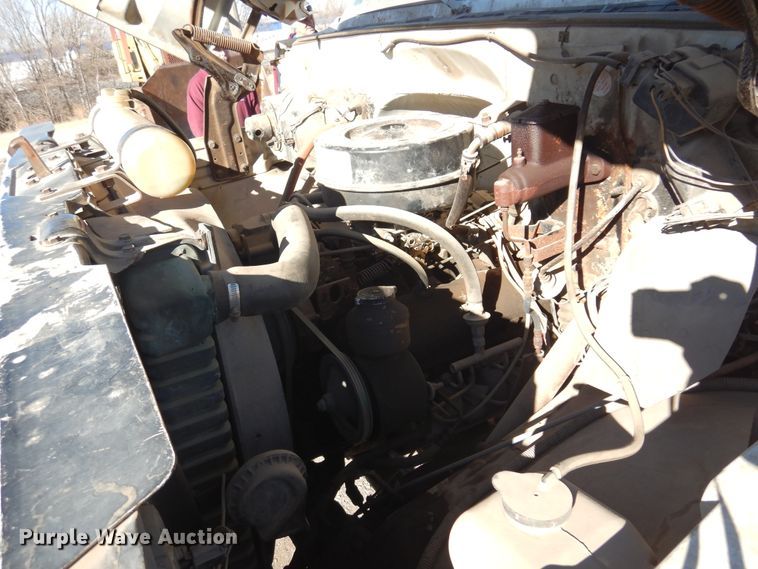 image for item JJ9705 1980 GMC 7000  oil distributor truck