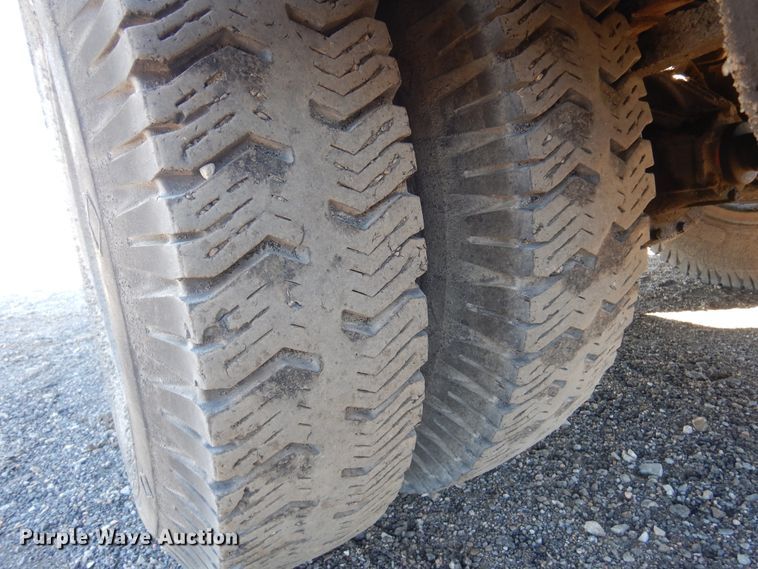 image for item JJ9705 1980 GMC 7000  oil distributor truck