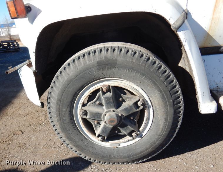 image for item JJ9705 1980 GMC 7000  oil distributor truck