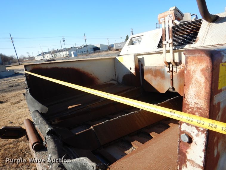 image for item JJ9710 1989 Cedarapids CR-461  paver