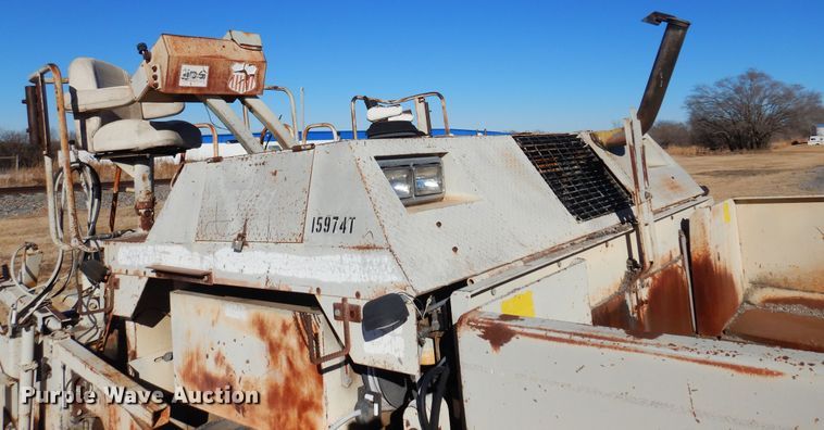 image for item JJ9710 1989 Cedarapids CR-461  paver