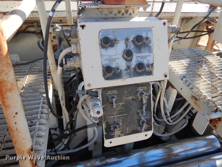 image for item JJ9710 1989 Cedarapids CR-461  paver