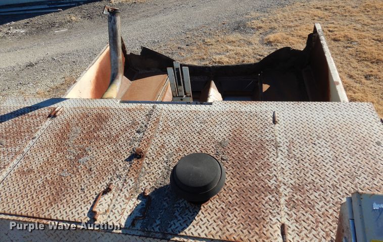 image for item JJ9710 1989 Cedarapids CR-461  paver