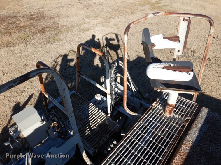 image for item JJ9710 1989 Cedarapids CR-461  paver