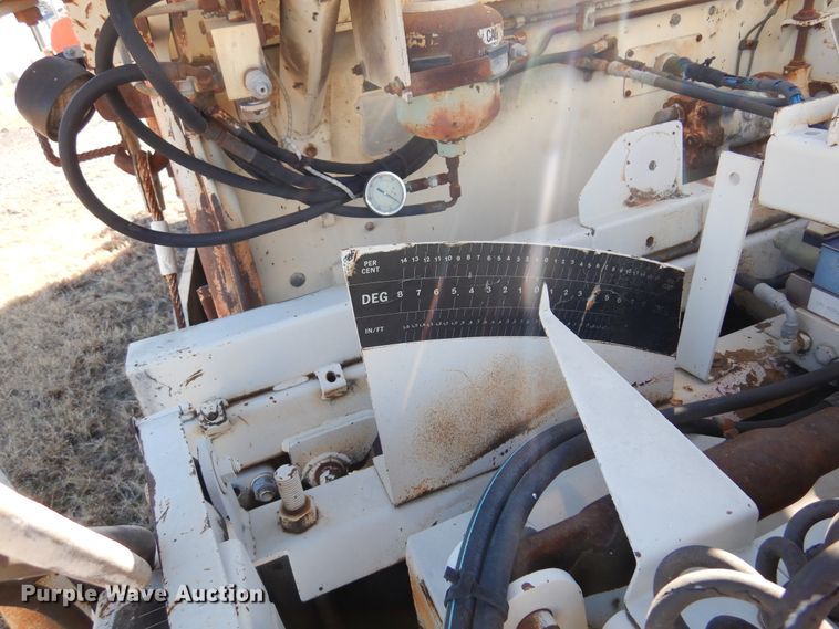 image for item JJ9710 1989 Cedarapids CR-461  paver