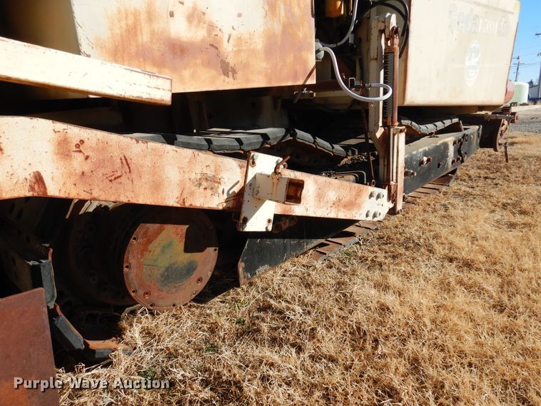 image for item JJ9710 1989 Cedarapids CR-461  paver