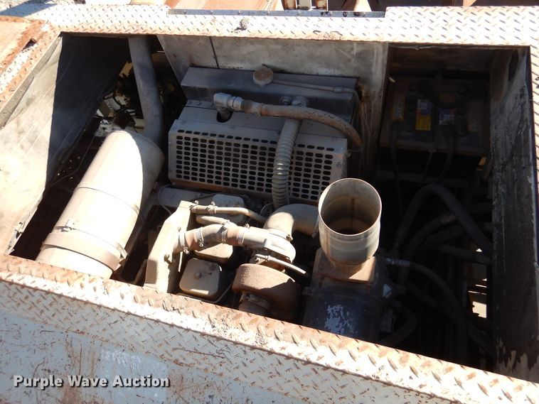 image for item JJ9710 1989 Cedarapids CR-461  paver