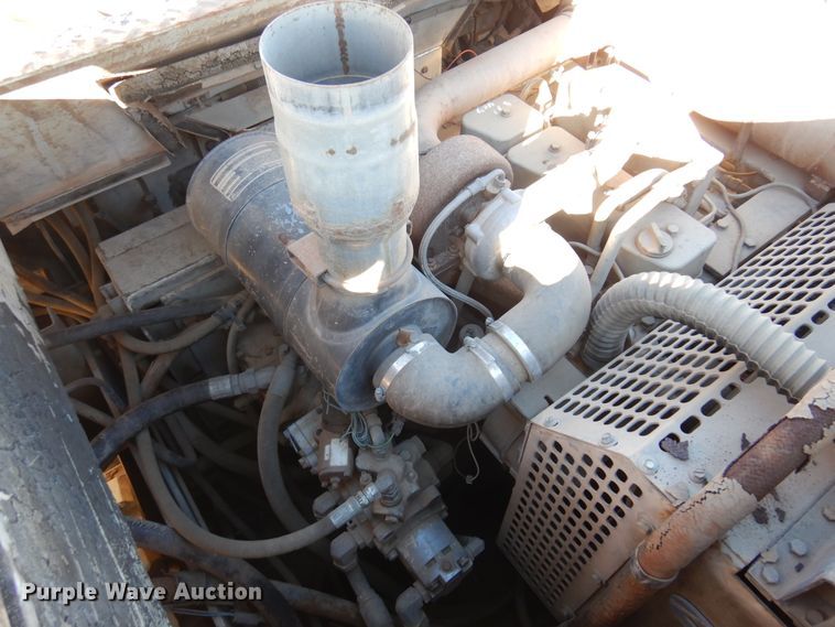 image for item JJ9710 1989 Cedarapids CR-461  paver