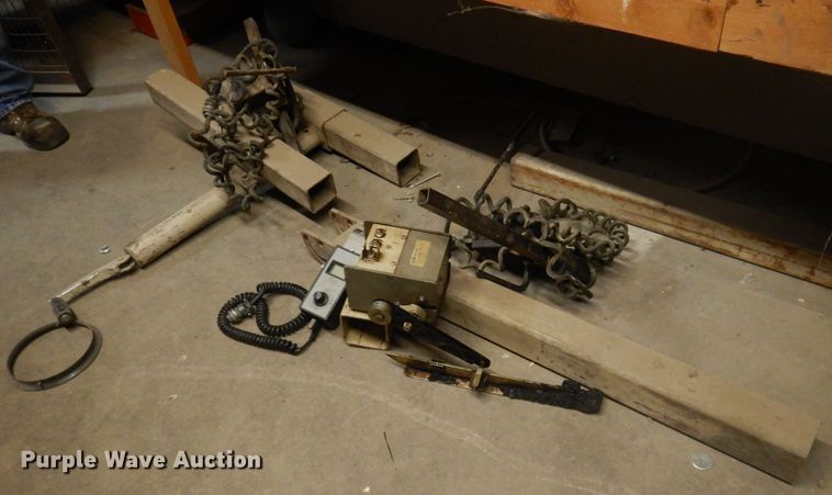 image for item JJ9710 1989 Cedarapids CR-461  paver