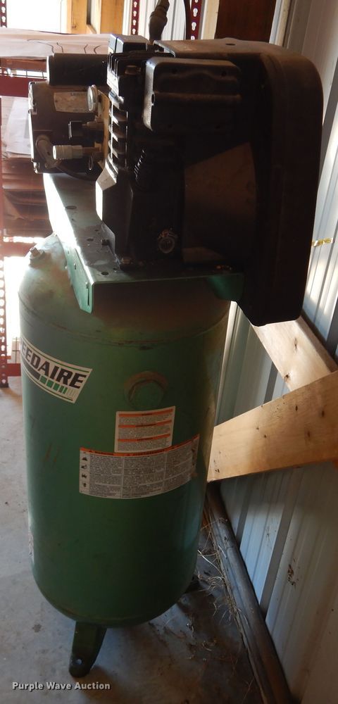 image for item JJ9712 Speedaire  air compressor