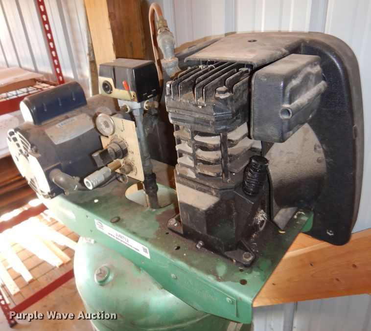 image for item JJ9712 Speedaire  air compressor