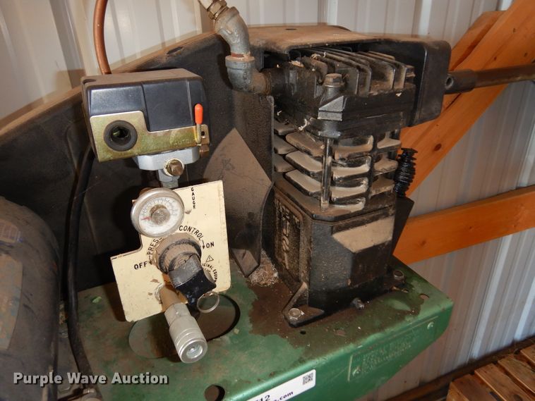 image for item JJ9712 Speedaire  air compressor