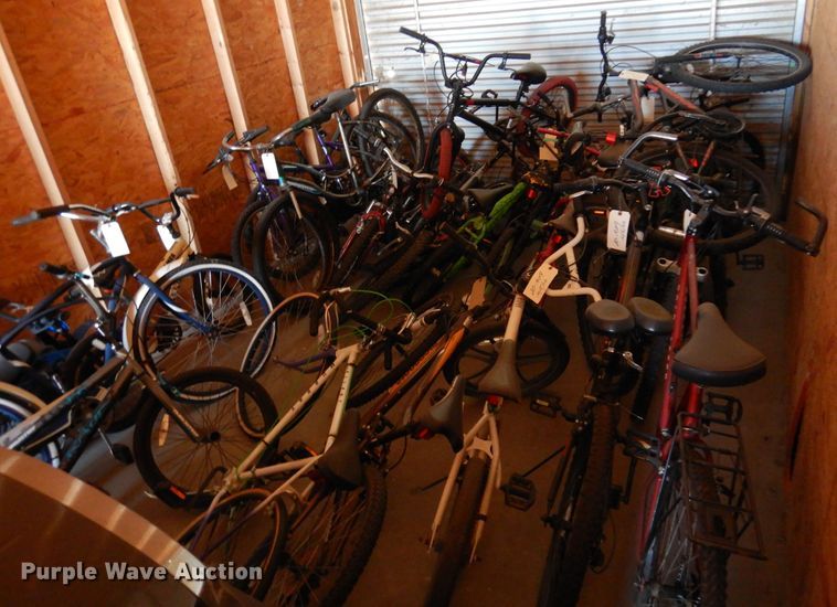 image for item JJ9713 Approximately 22 bicycles