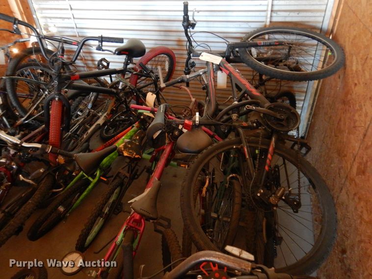 image for item JJ9713 Approximately 22 bicycles
