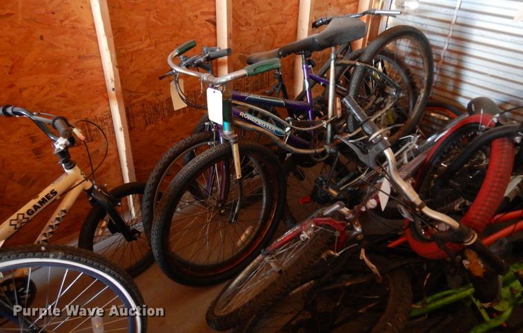 image for item JJ9713 Approximately 22 bicycles