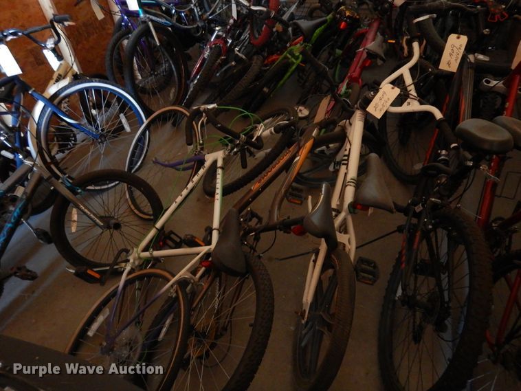 image for item JJ9713 Approximately 22 bicycles
