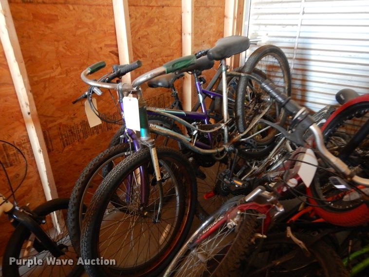 image for item JJ9713 Approximately 22 bicycles