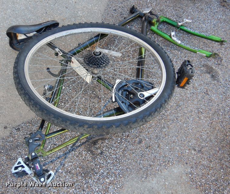 image for item JJ9714 (8) bicycles