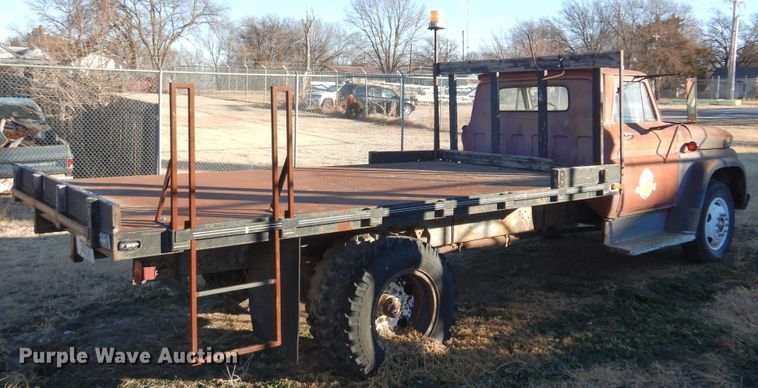 image for item JJ9719 1965 GMC 4000  flatbed truck