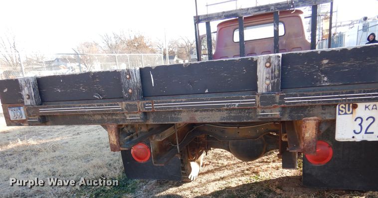 image for item JJ9719 1965 GMC 4000  flatbed truck