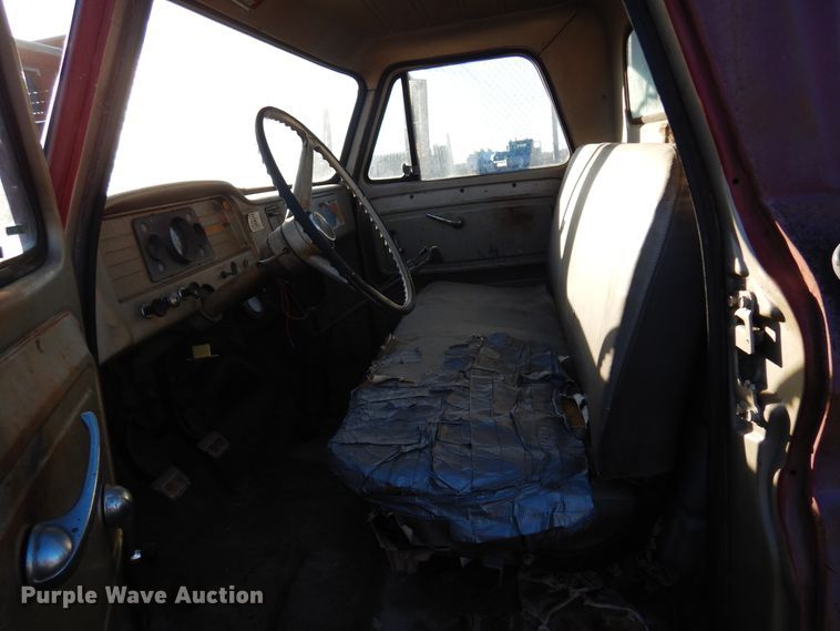 image for item JJ9719 1965 GMC 4000  flatbed truck