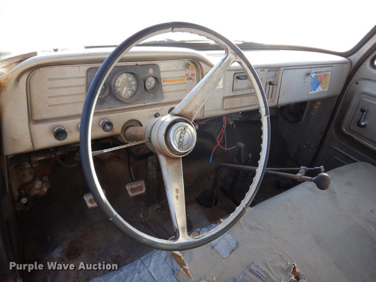 image for item JJ9719 1965 GMC 4000  flatbed truck