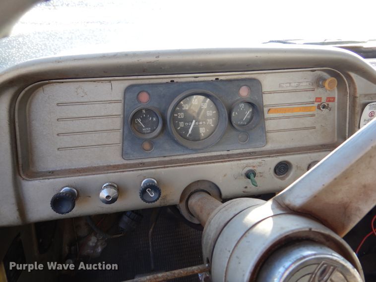 image for item JJ9719 1965 GMC 4000  flatbed truck