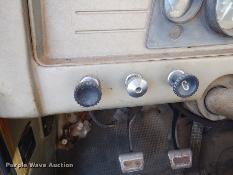 image for item JJ9719 1965 GMC 4000  flatbed truck