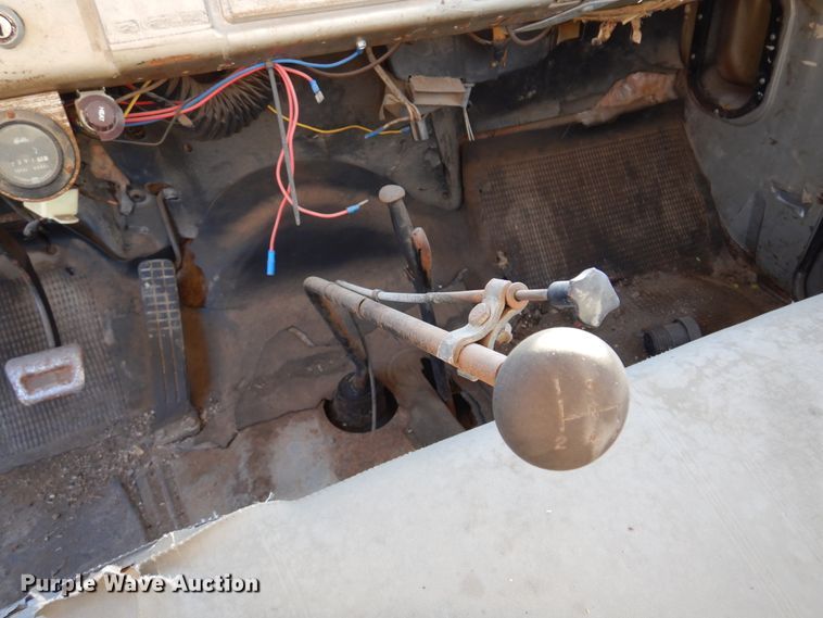 image for item JJ9719 1965 GMC 4000  flatbed truck