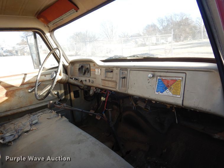 image for item JJ9719 1965 GMC 4000  flatbed truck