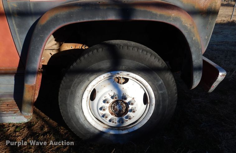 image for item JJ9719 1965 GMC 4000  flatbed truck