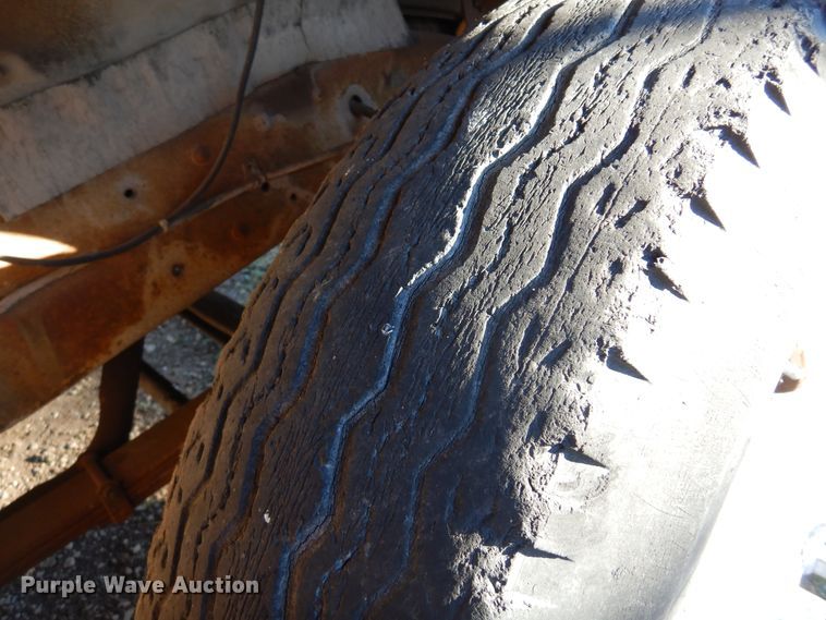 image for item JJ9719 1965 GMC 4000  flatbed truck