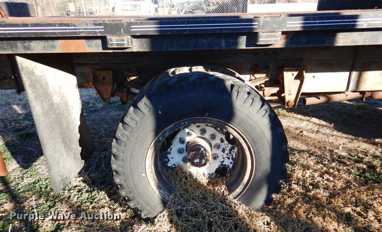 image for item JJ9719 1965 GMC 4000  flatbed truck