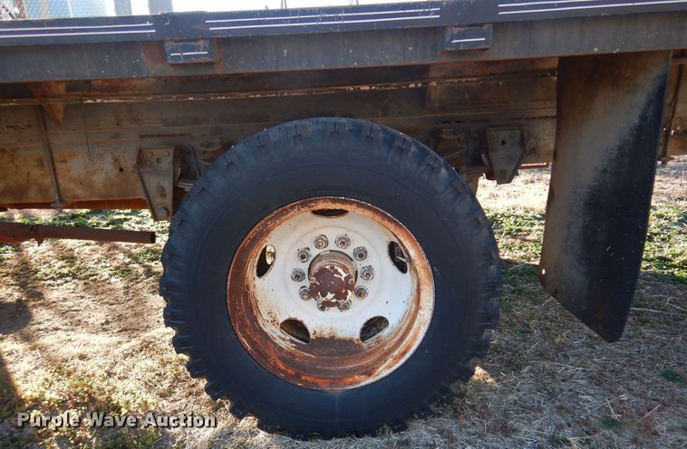 image for item JJ9719 1965 GMC 4000  flatbed truck