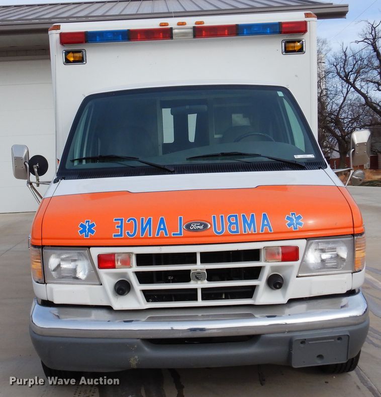 image for item JJ9725 1999 Ford E450 Super Duty  ambulance