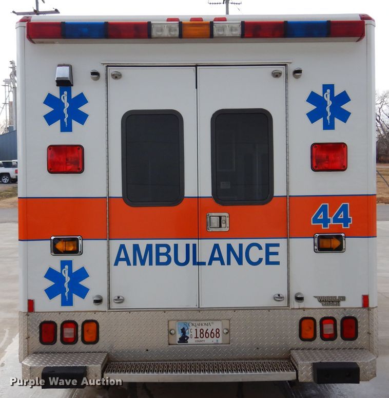 image for item JJ9725 1999 Ford E450 Super Duty  ambulance
