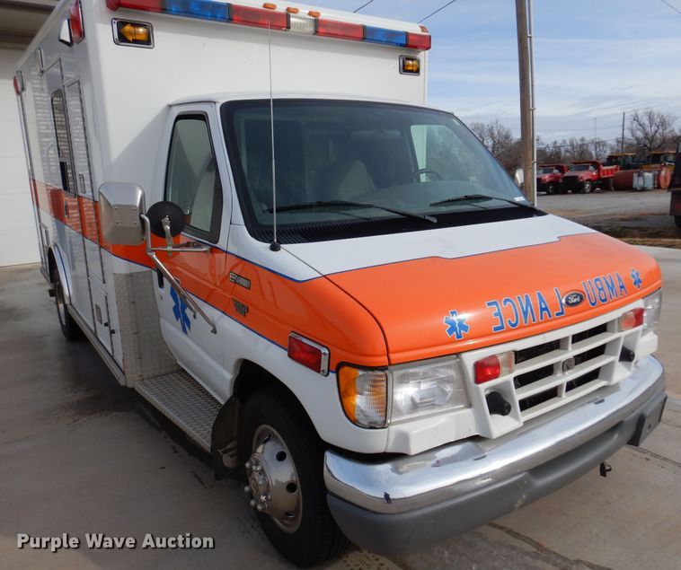 image for item JJ9725 1999 Ford E450 Super Duty  ambulance