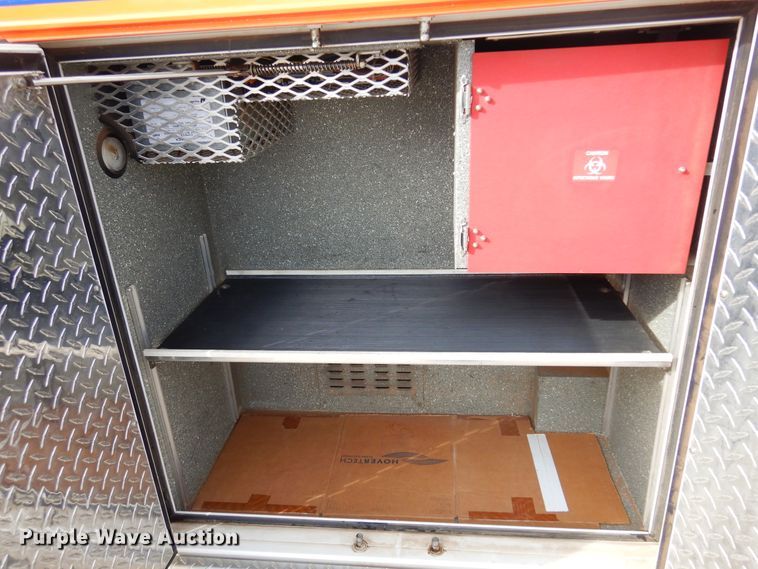 image for item JJ9725 1999 Ford E450 Super Duty  ambulance