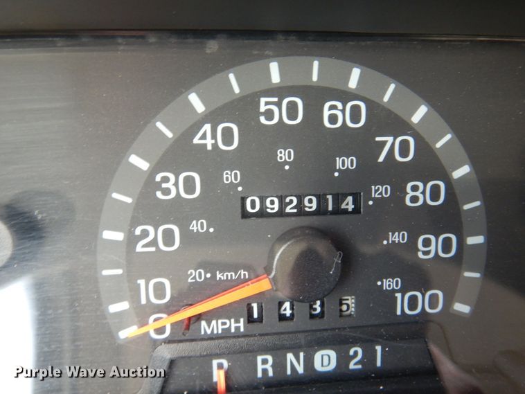 image for item JJ9725 1999 Ford E450 Super Duty  ambulance