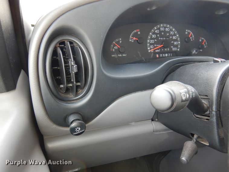 image for item JJ9725 1999 Ford E450 Super Duty  ambulance