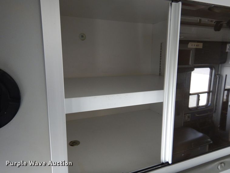 image for item JJ9725 1999 Ford E450 Super Duty  ambulance