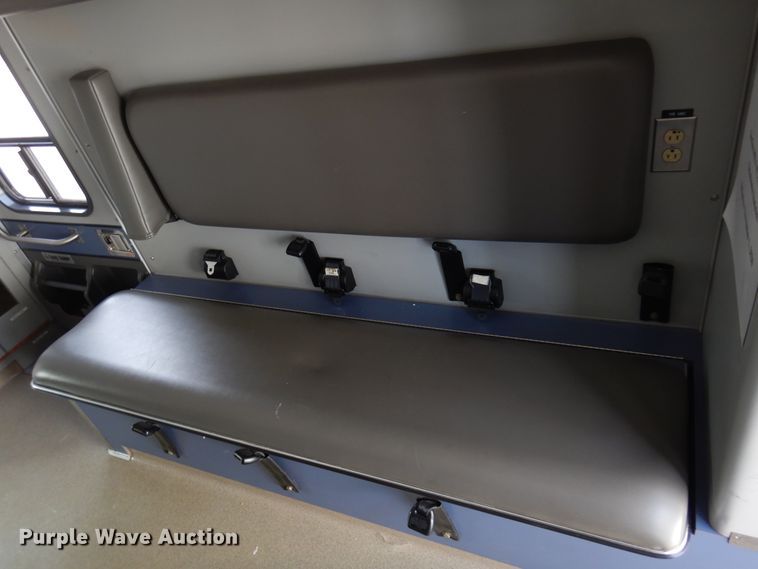 image for item JJ9725 1999 Ford E450 Super Duty  ambulance