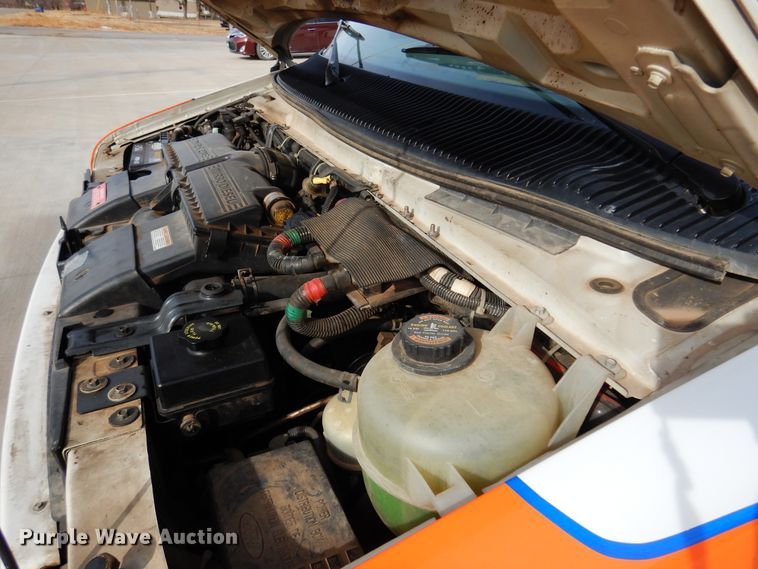 image for item JJ9725 1999 Ford E450 Super Duty  ambulance