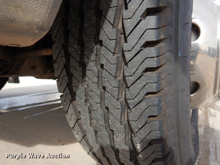 image for item JJ9725 1999 Ford E450 Super Duty  ambulance