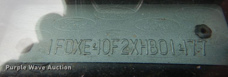 image for item JJ9725 1999 Ford E450 Super Duty  ambulance