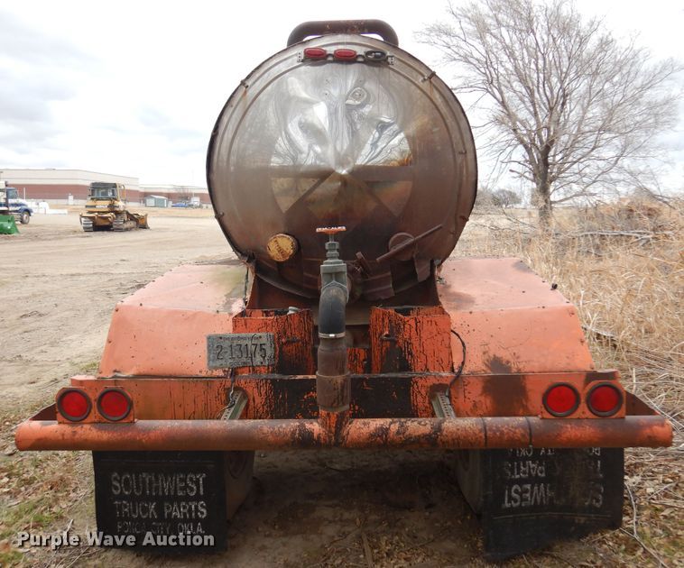 image for item JJ9861 Tank trailer