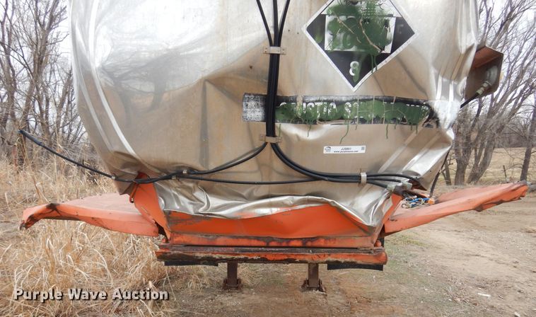 image for item JJ9861 Tank trailer