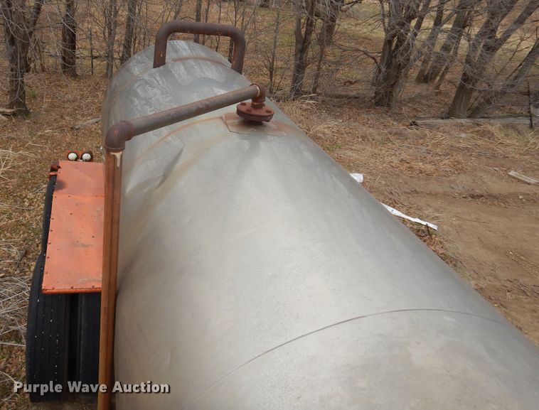 image for item JJ9861 Tank trailer